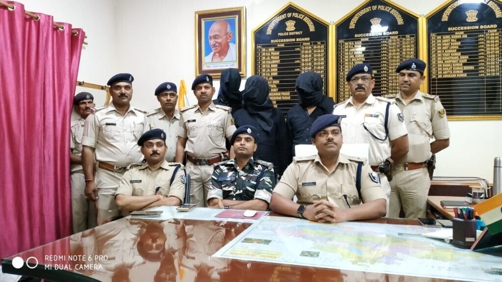 शहर के विष्णुपुर से बड़ी संख्या में हथियार के साथ युवक गिरफ्तार
