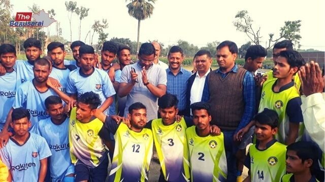 पुलिस सप्ताह के 'खेलों बिहार, पुलिस के साथ' कार्यक्रम के फुटबॉल मैच में जलकौरा ने बखरी को दो गोल से पराजित किया