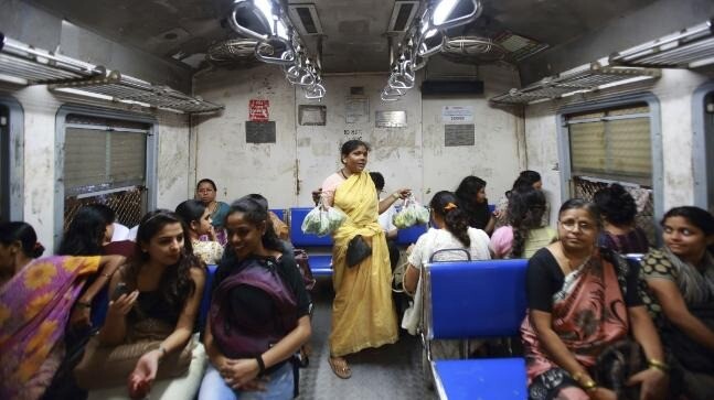 देश का एकमात्र रेलवे स्टेशन, जहां पूरे स्टेशन का जिम्मा केवल महिलाएं संभालती हैं - देखें तस्वीरें 1