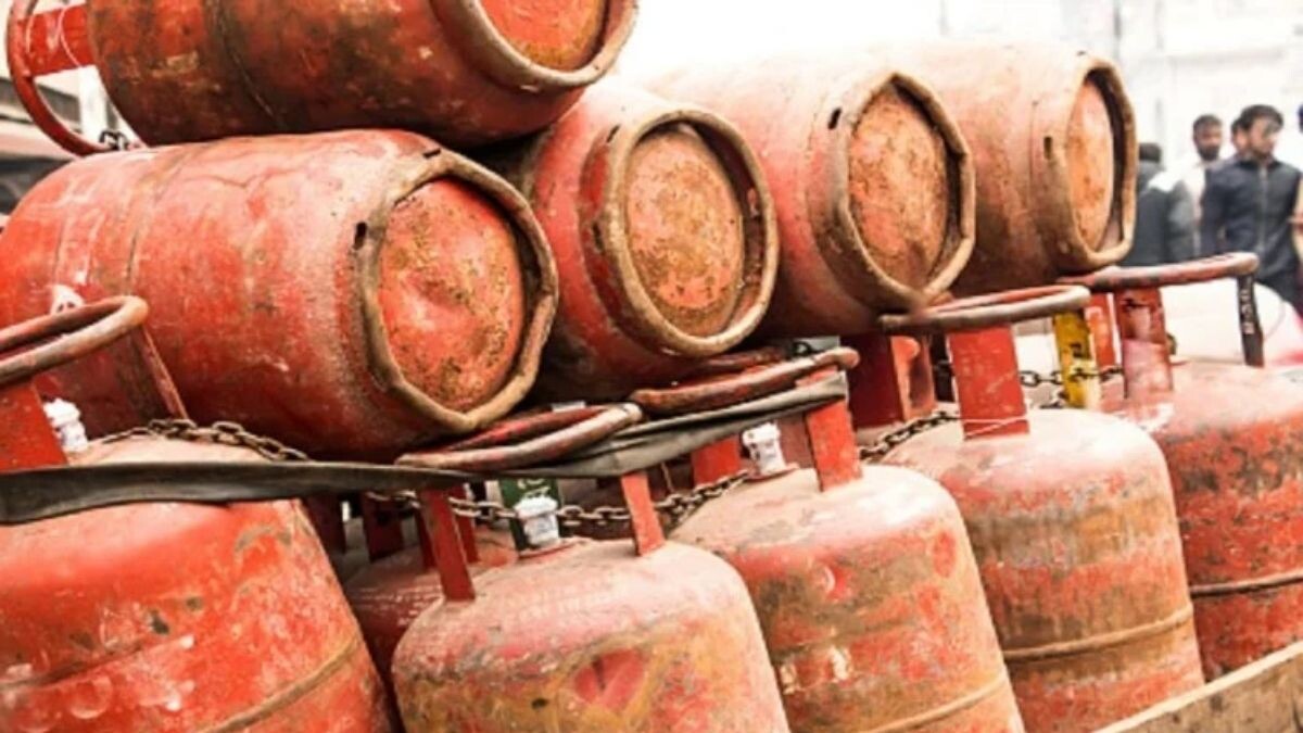lpg cylinder costlier than 105 rupees