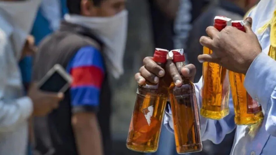 बिहार में पहली बार शराब पीने पर 5000 का जुर्माना, दूसरी बार पकड़े जाने पर 1 साल की जेल, जानिए - नया नियम.. 2