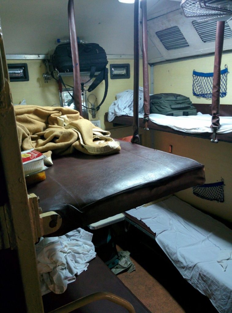 Indian Railway : Train के लोअर बर्थ पर कब तक सो सकते हैं यात्री, यहां जान लीजिए रेलवे के नए नियम.. 1