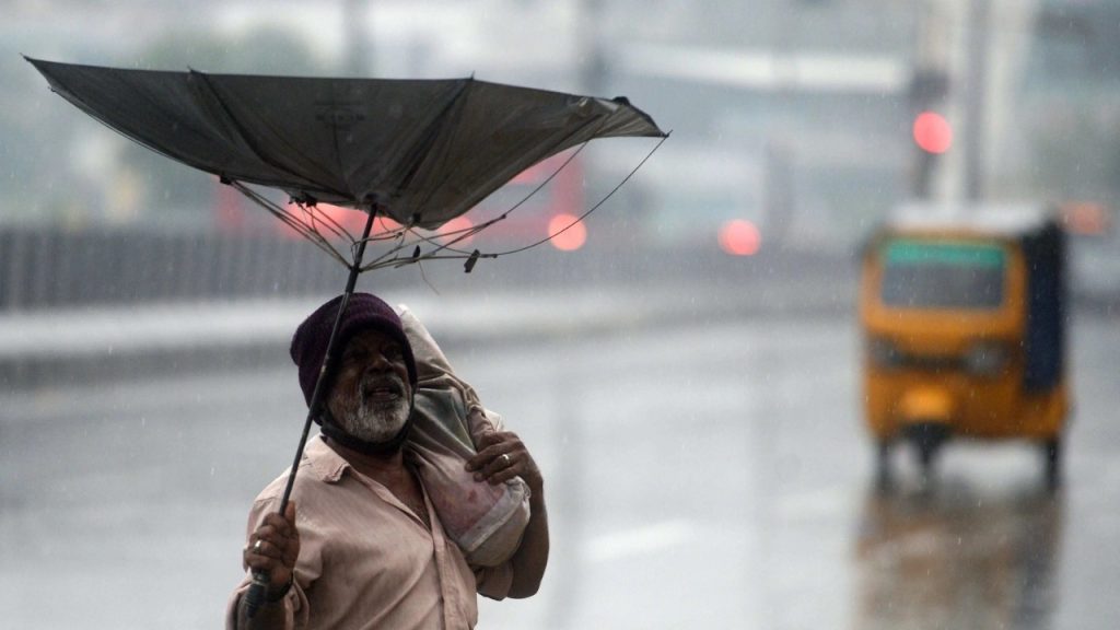 अलर्ट रहें! Bihar में अगले तीन दिन तक होगी जबरदस्त बारिश, जानें - अपने जिले के मौसम का हाल.. 1