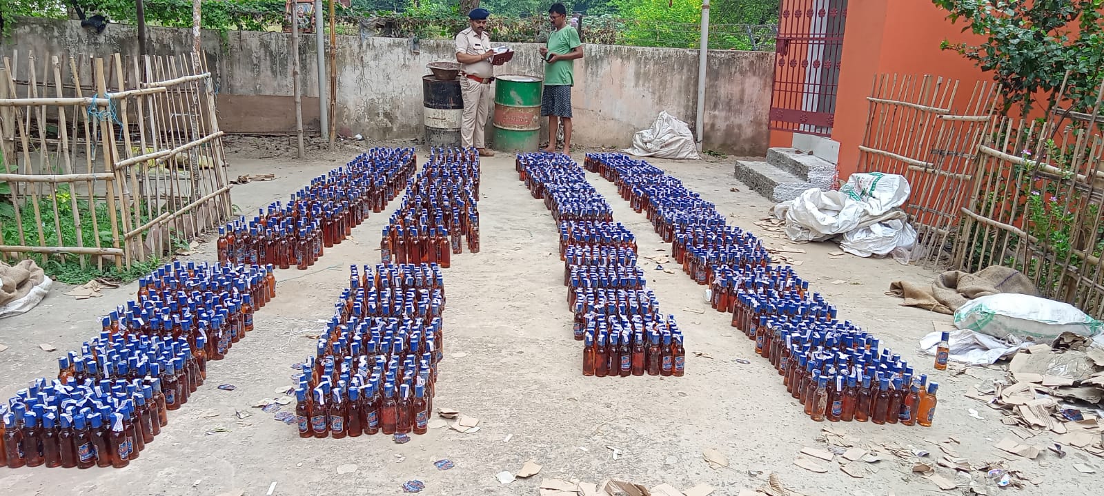 साहेबपुर कमाल पुलिस ने 2362 बोतल अवैध विदेशी शराब किया बरामद.. 1