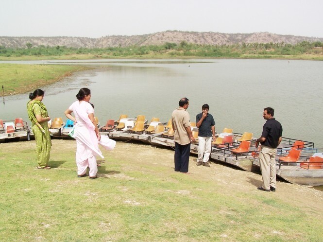 दिल्ली से सटे इन 6 झील के इलाकों में सिर्फ 5 रूपए में होती है एंट्री - बारिश में आता है खूब मजा - उठाएं लुत्फ़ 2