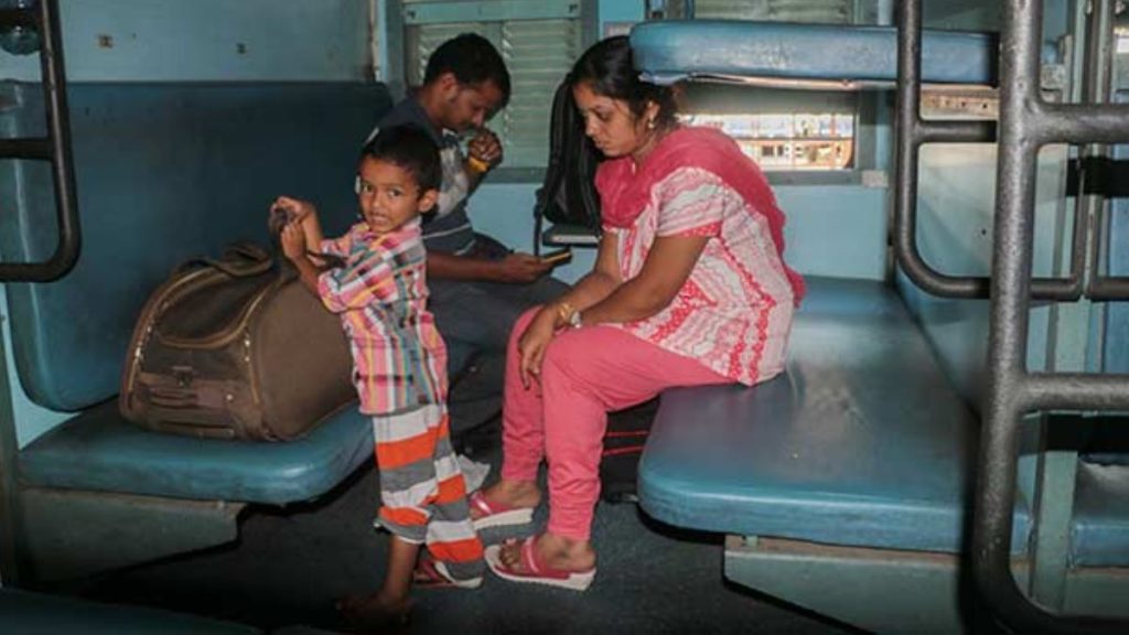 5 साल से कम उम्र के बच्चे फ्री में करेंगे ट्रेन यात्रा - TT ने टोका तो यात्री कर सकते हैं कंप्लेन 1
