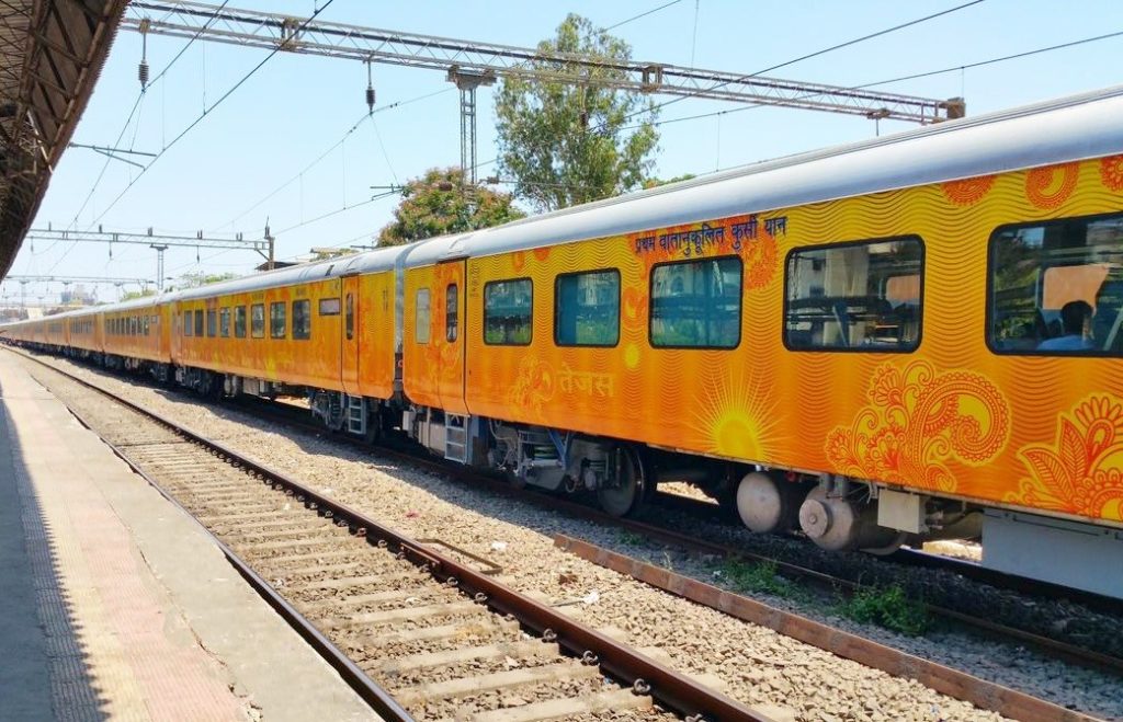 Indian Railway : 3 साल में प्राइवेट Tejas Express से 63 करोड़ का घाटा, हर दिन खाली जा रही 200 सीटे.. 1