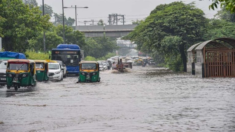 rainy season delhi