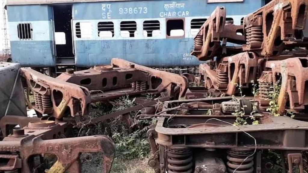 गजब! Indian Railways ने कबाड़ बेचकर कमाए 2500 करोड़, जान‍िए - क‍ितना है टारगेट 1