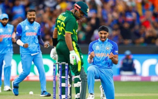 Arshdeep Singh: इस कीर्तिमान से महज 4 विकेट दूर है अर्शदीप सिंह, इस रिकॉर्ड को हासिल करने के लिए तरसते है गेंदबाज 4