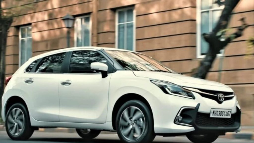ये है Toyota की पहली CNG कार - Baleno को देगी कड़ी चुनौती! जानें - कीमत.. 1
