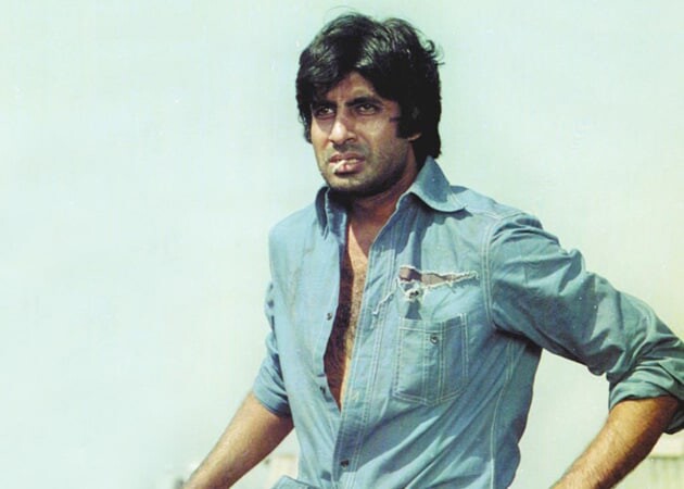 Amitabh Bachchan: महज 13 रुपये लेकर पहुंचे थे मुंबई, नाई की दुकान पर किया काम,जानें- संघर्ष की कहानी…. 4