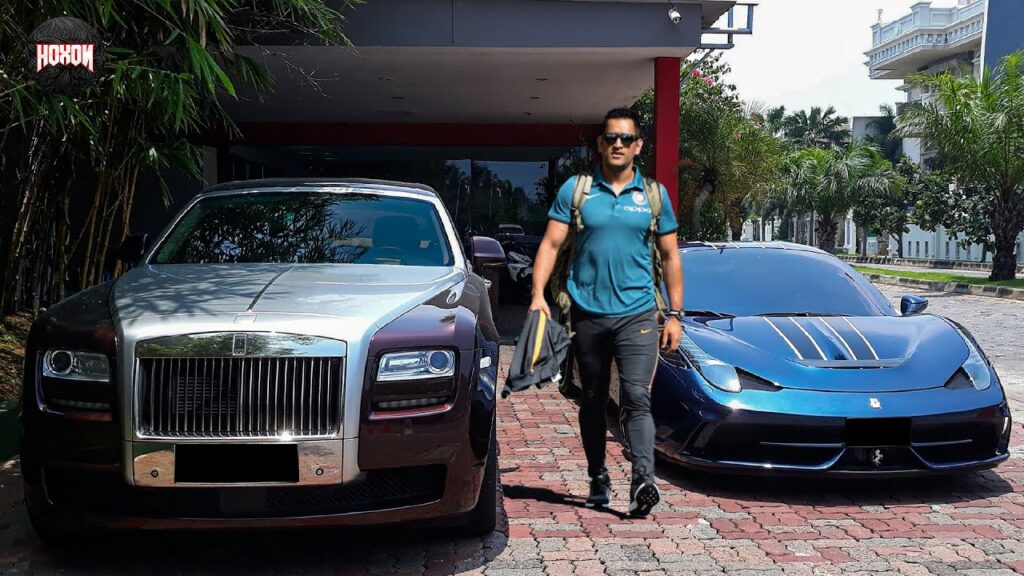 क्रिकेट ही नहीं…कार से भी M.S Dhoni को है बेहद प्यार, करोड़ों की रखते हैं ये गाड़ियां, देखें तस्वीरें… 2