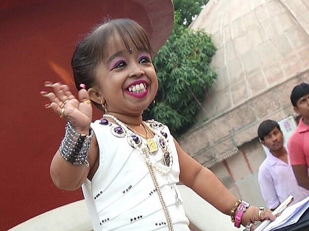 ये है दुनिया की सबसे छोटी महिला Jyoti Amge - कभी लोग मजाक बनाते थे, आज हॉलीवुड से लेकर बॉलीवुड तक हैं दीवाने.. 2