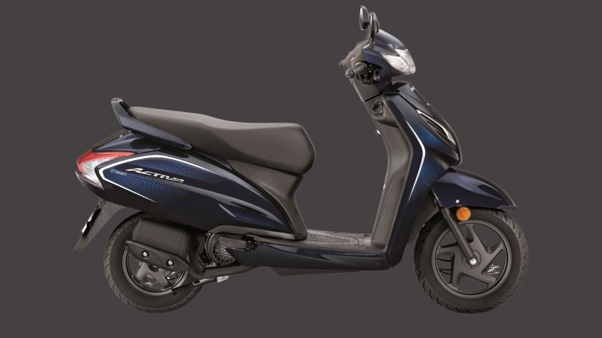 Honda has introduced limited edition of Activa scooter in black and blue color.