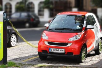 How much discount is available on buying an electric vehicle