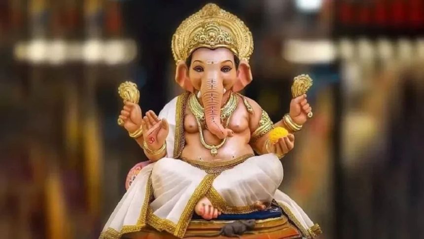 Know the auspicious time and method of worship for idol installation on Ganesh Chaturthi.