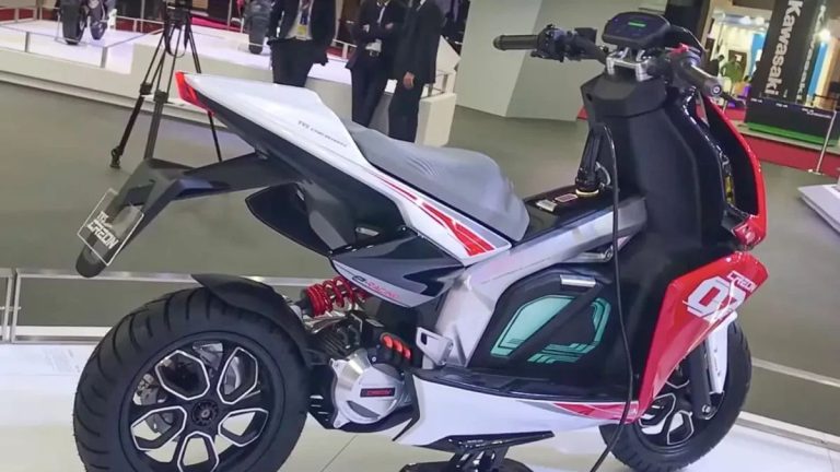 This Electric Scooter IME Rapid will run 300Km on a single charge