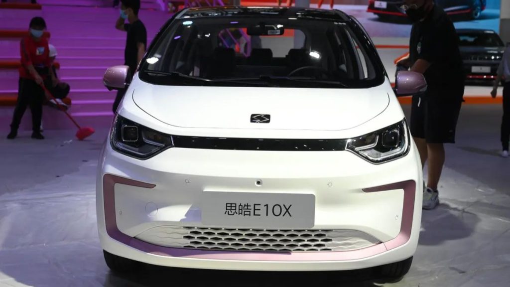 First electric car equipped with sodium ion battery