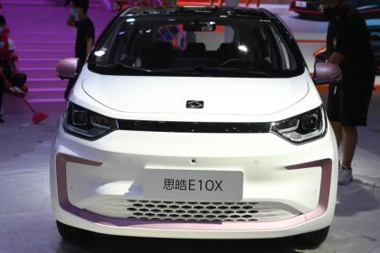 First electric car equipped with sodium ion battery