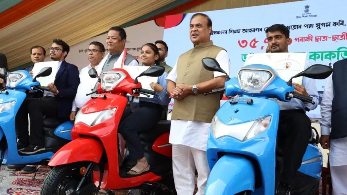 Now Assam government will give scooters to students