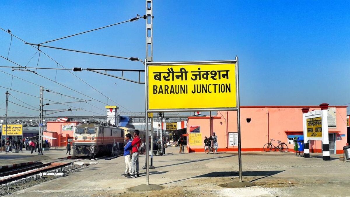 Barauni-Surat Holi Special Train