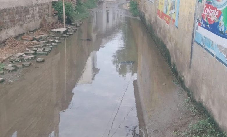 Due to continuous rain in Naokothi, many roads of the block have turned into lakes...