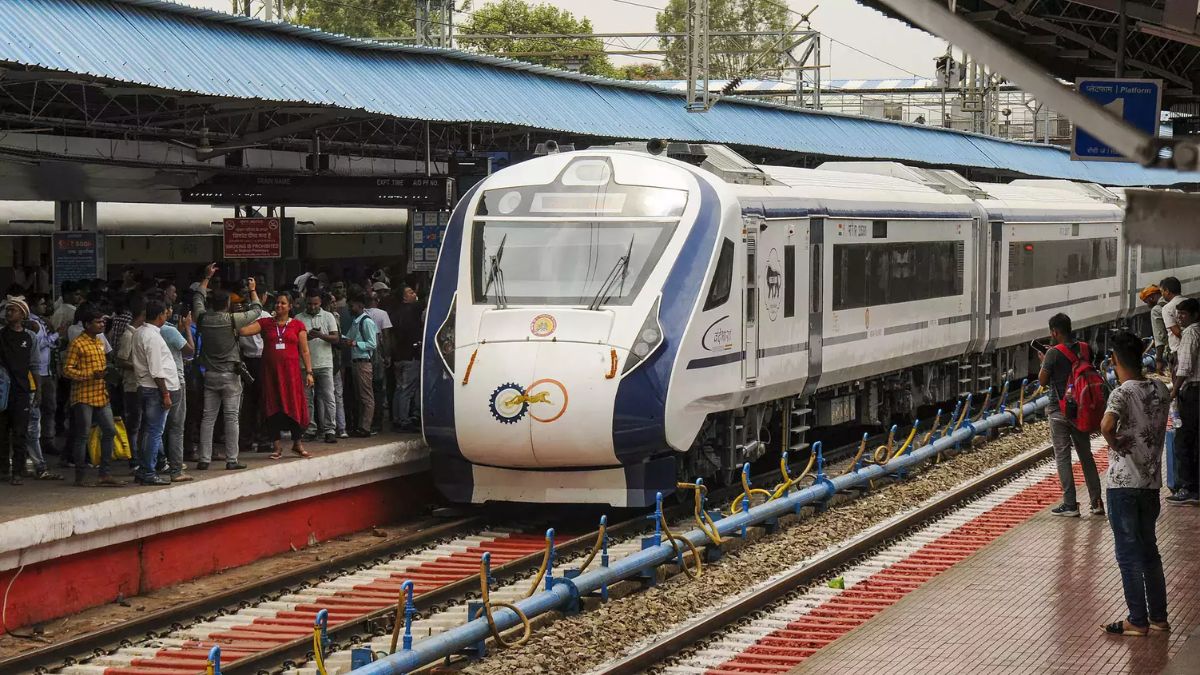 Delhi to Patna Vande Bharat Holi Special Train