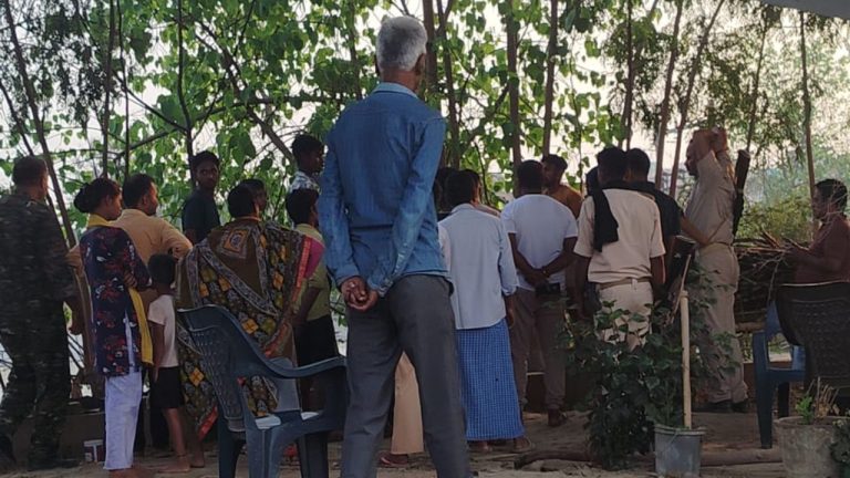 लोहियानगर में देर रात हादसा: GRP से बचकर भाग रहा युवक गड्ढे में गिरा, तलाश जारी Begusarai News