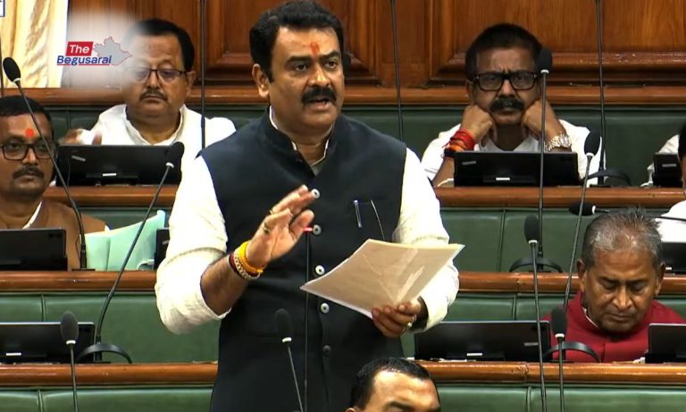 बिहार विधानसभा में उठा बीहट-बरौनी के स्कूलों के उत्क्रमण का मुद्दा, शिक्षा मंत्री बोले- जल्द होगा फैसला MLA Rajnish Kumar raised the demand for the upgradation of schools in the House.