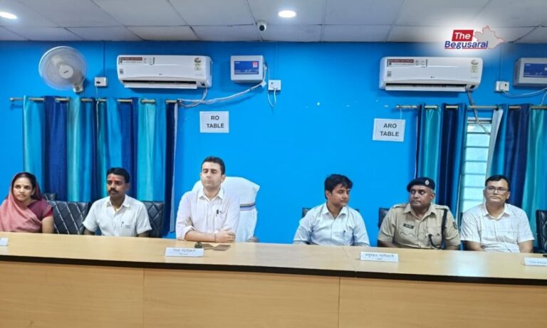 Bakhri News : बखरी प्रखंड कार्यालय का डीएम ने किया निरीक्षण, सप्ताह में दो बार लगेगा जनता दरबार.. DM Richi Pandey
