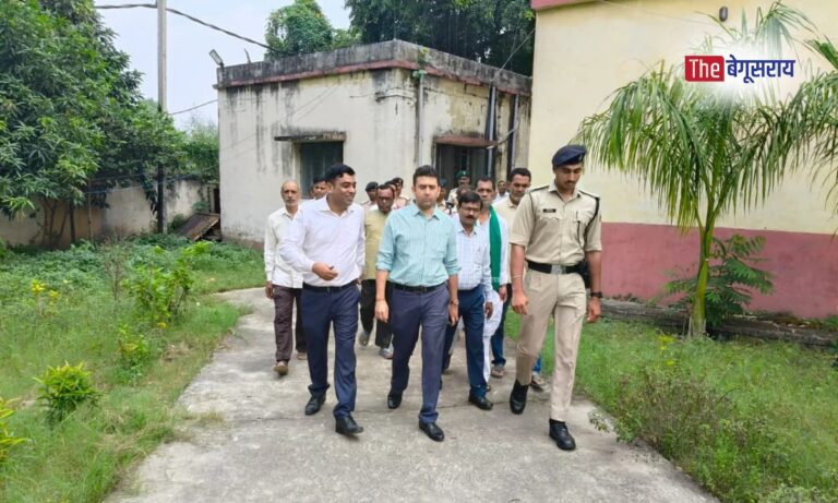 बेगूसराय में DM रिची पांडेय ने किया ईवीएम वेयरहाउस का निरीक्षण… In Begusarai, DM Richi Pandey inspected the EVM warehouse...